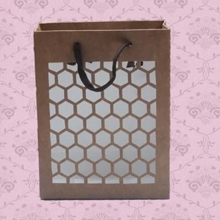 Sacola MS22 em papel Kraft Colmeia 300GR - 18x9,5x22,5 cm - Pacote com 10 unidades